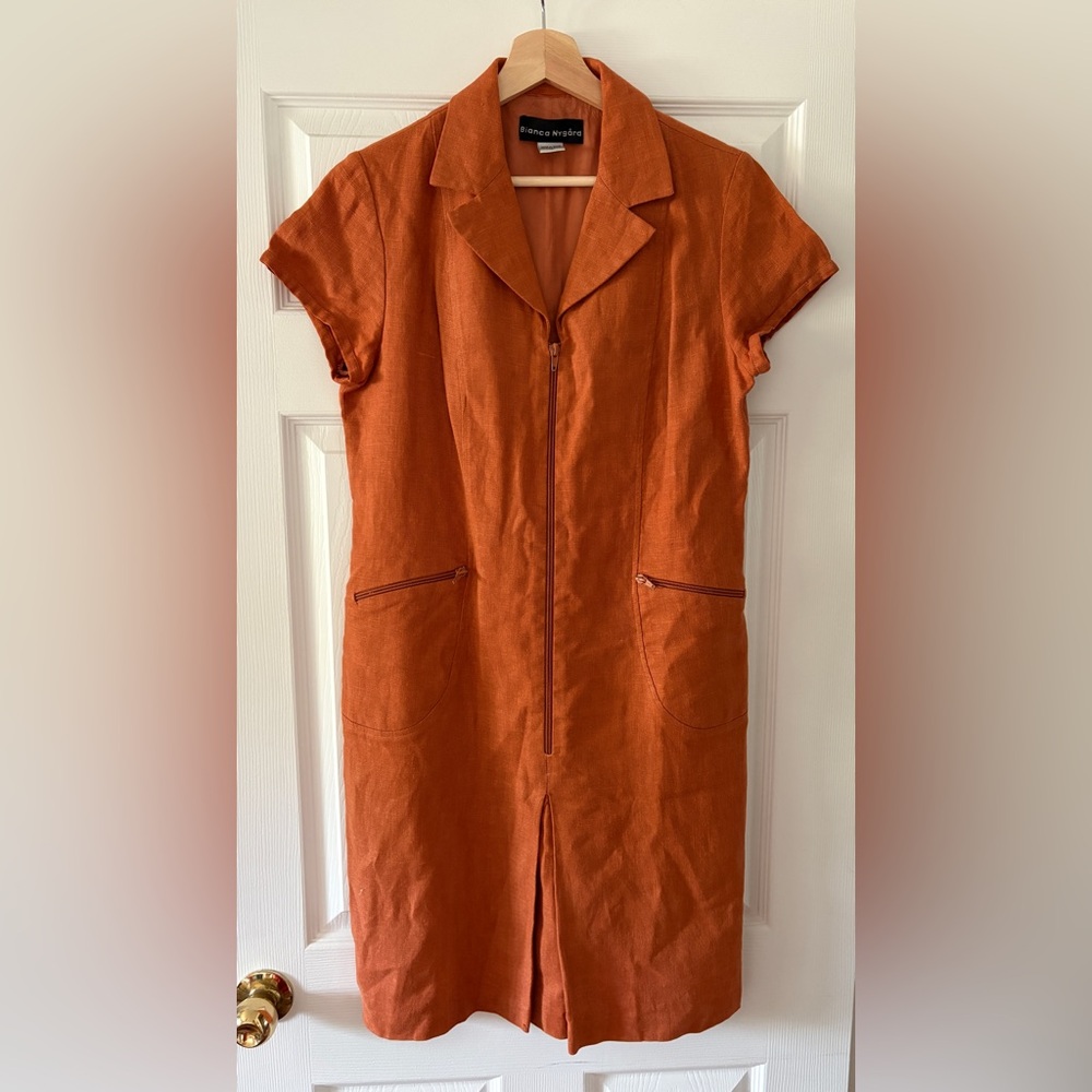 Linen dress with collar
